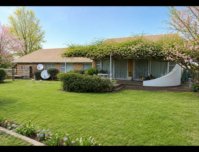 5 BEDROOM HOUSE FOR SALE IN HELICON HEIGHTS